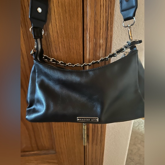 Madden Girl Handbags - Madden Girl Black Chain Shoulder Bag